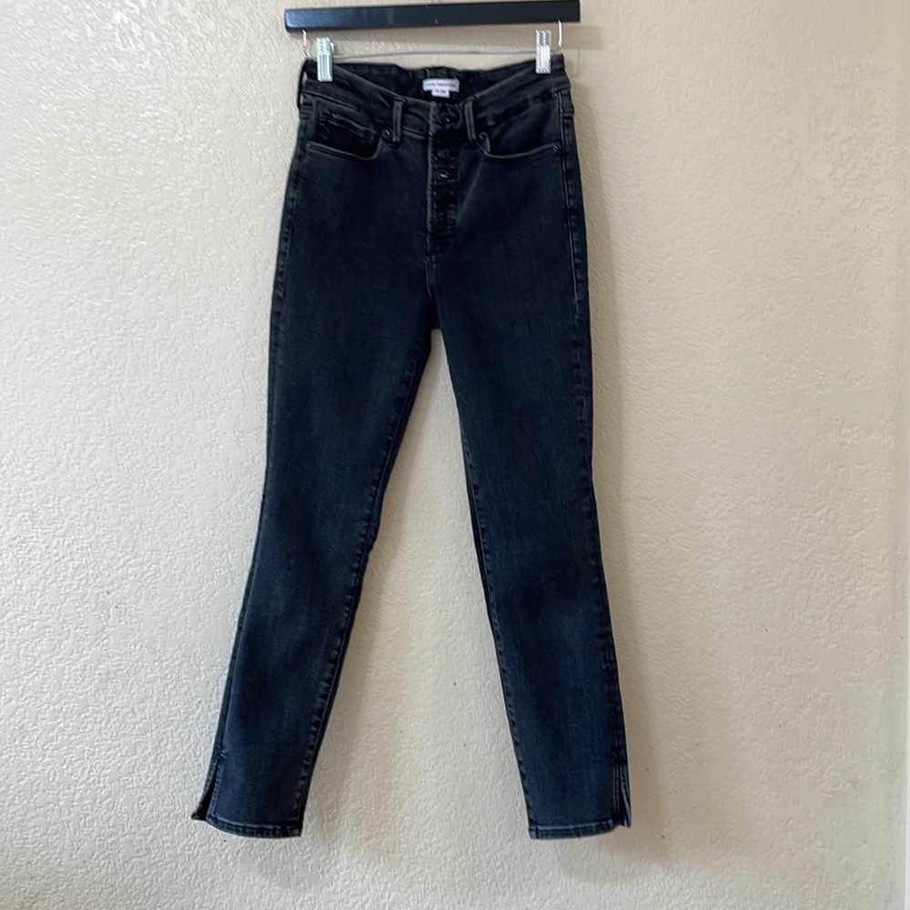 Good American Good Legs Crop With Mini Slit in Black